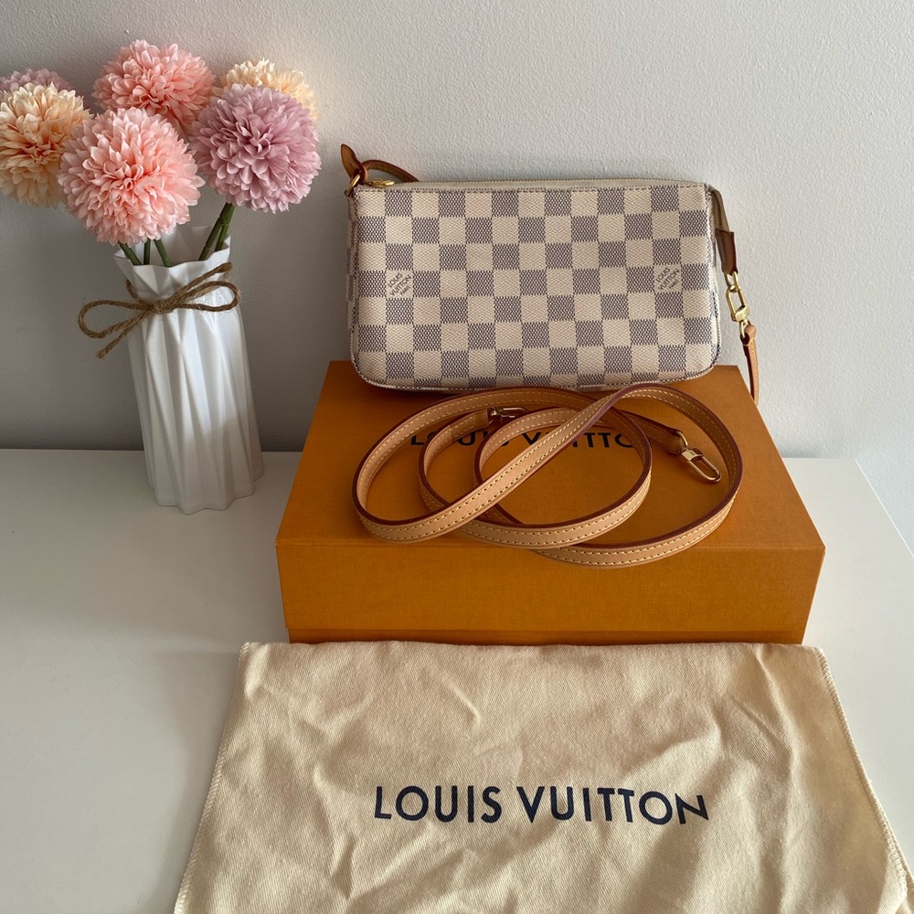 LOUIS VUITTON Pochette + Leather Crossbody Strip